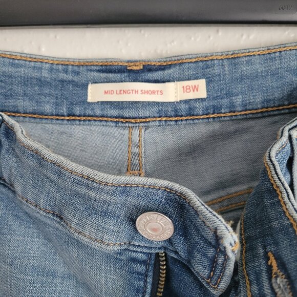 Levi Strauss and Co jeans shorts - Picture 4 of 6